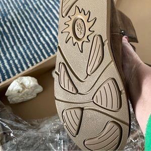 Ugg Woman’s boot size 7 never worn